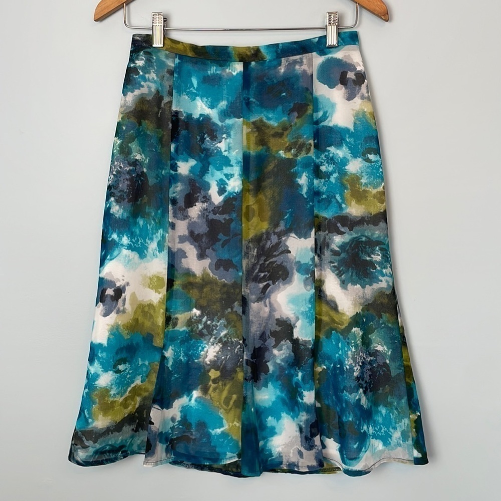 Laura Petites Watercolour Flowy Knee Length Skirt Size 2